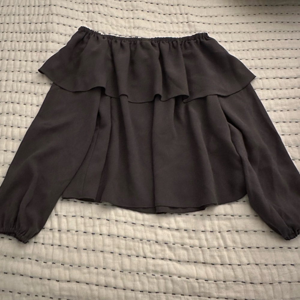 Aritzia Off-Shoulder Ruffle Blouse in Dark Gray